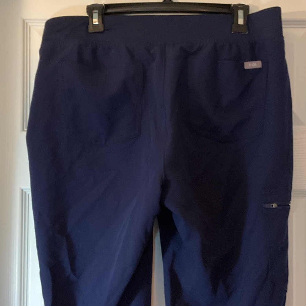 Figs Womens Scrub Top and Pants in Navy Blue with Gray Drawstring - Picture 5 of 7